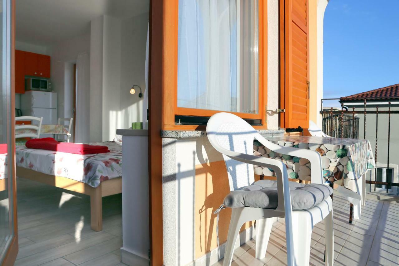 Apartments Laura Pinezići 외부 사진